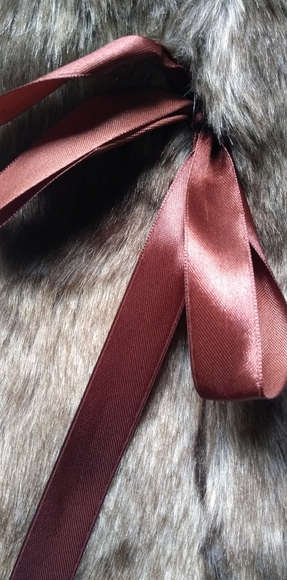 NWOT Wine Faux Fur & Insulated Bottle Cover - Picture 3 of 12